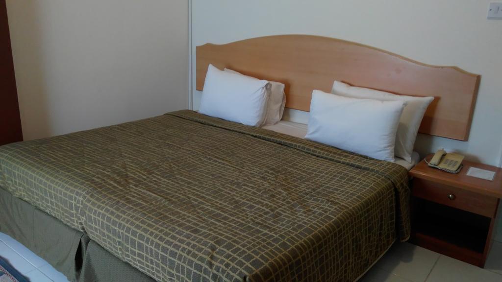 Royal Crown Suites Sharjah Esterno foto