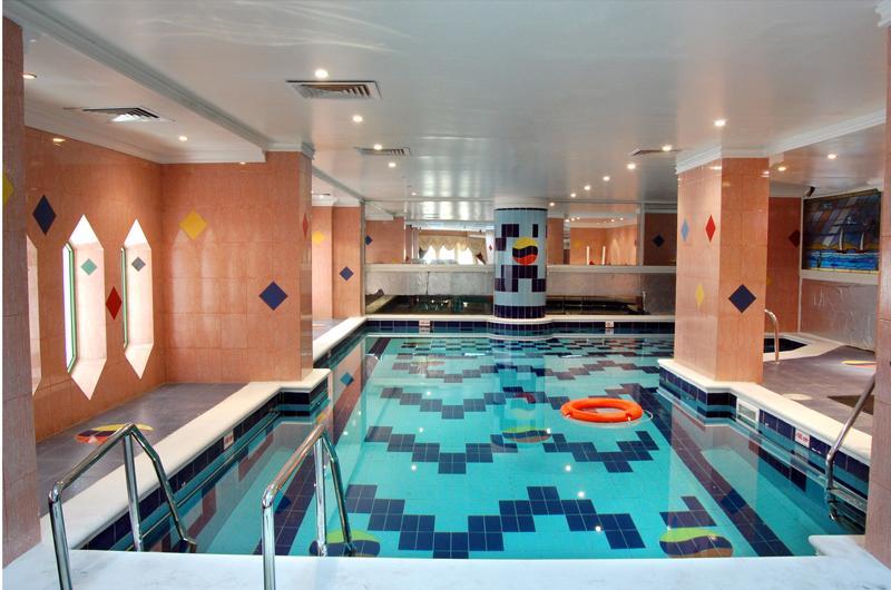 Royal Crown Suites Sharjah Esterno foto