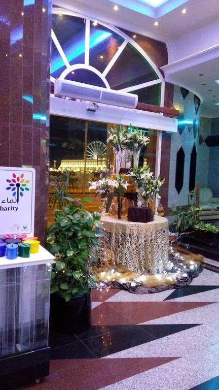 Royal Crown Suites Sharjah Esterno foto