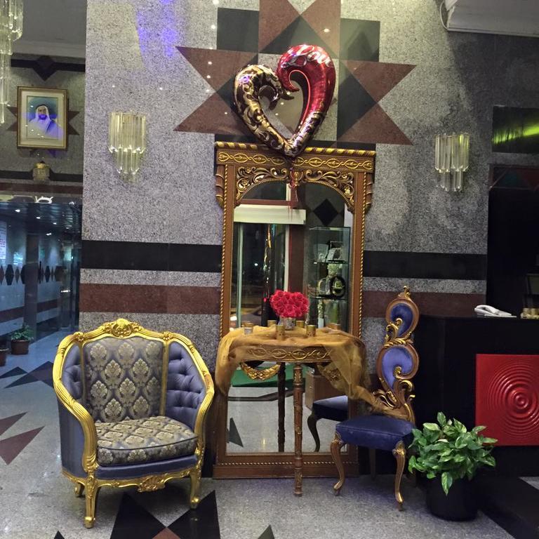 Royal Crown Suites Sharjah Esterno foto