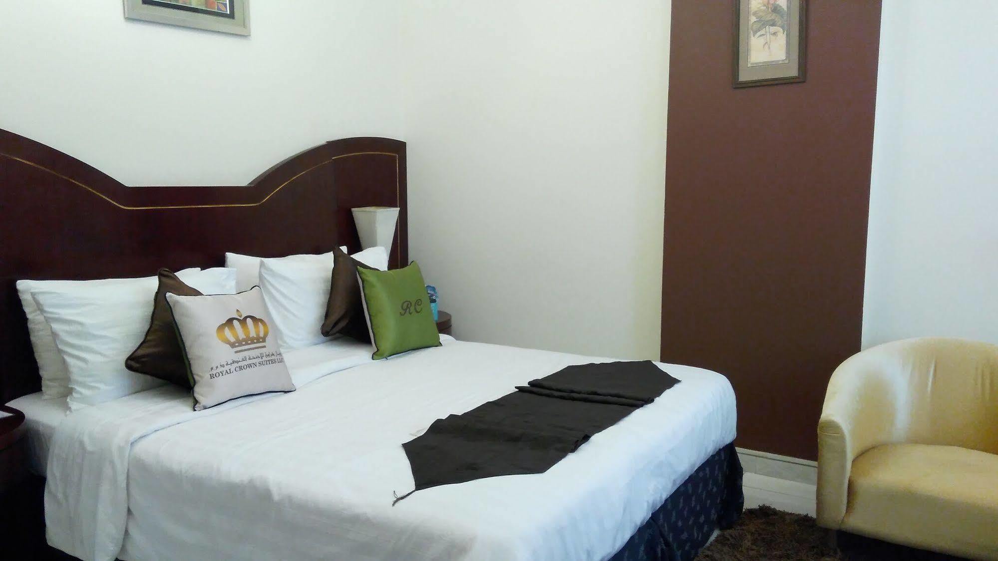 Royal Crown Suites Sharjah Esterno foto